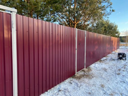 Фото забора из профнастила, Перемышльский р-н, д. Голодское